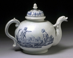 blue printed Italian pot
